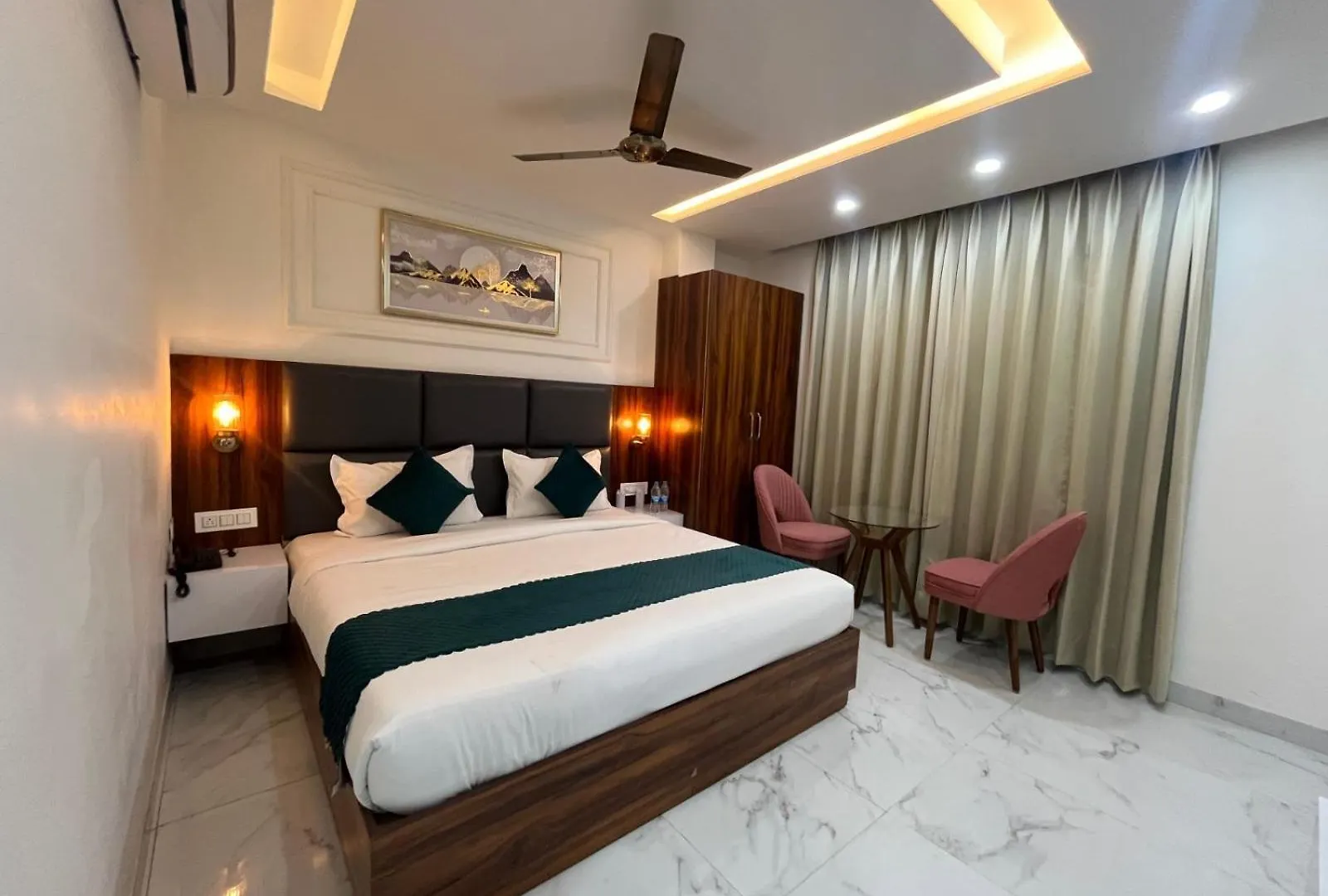 Hotel Fiora Inn Chandigarh Zirakpur
