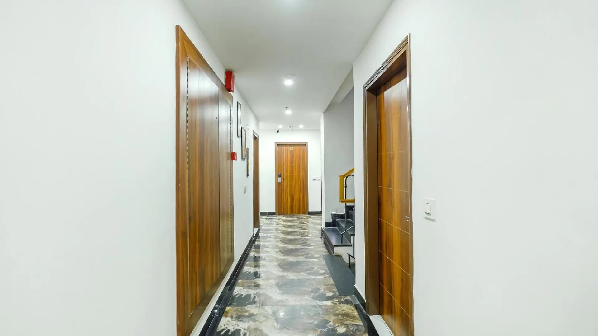 Hotel Fiora Inn Chandigarh Zirakpur